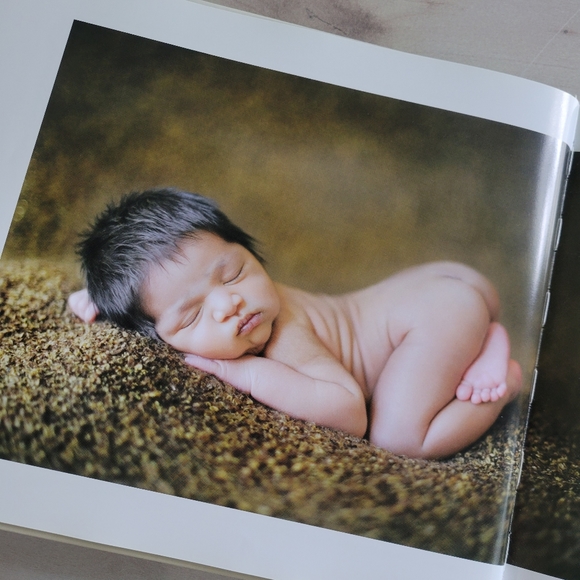 Newborn Photography Book - Sleeping Beauties - Newborns in Dreamland - Picture 6 of 11